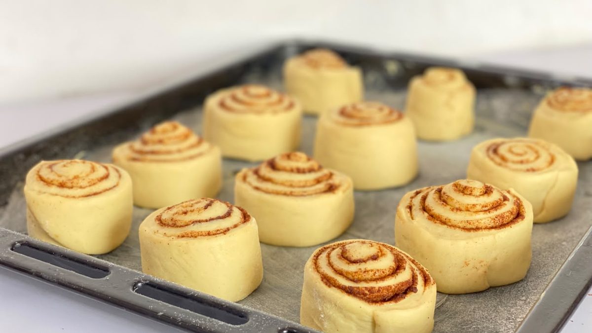 The Ultimate Cinnamon & Chocolate Caramel Rolls